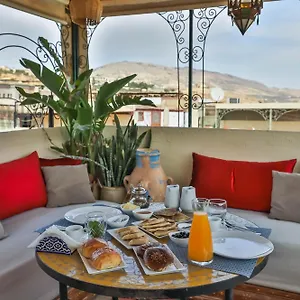 https://riad-dar-omar.hotelfesmorocco.com