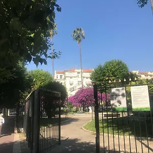 Roses & Ivy, Rue Du Congres , Nizza Francia